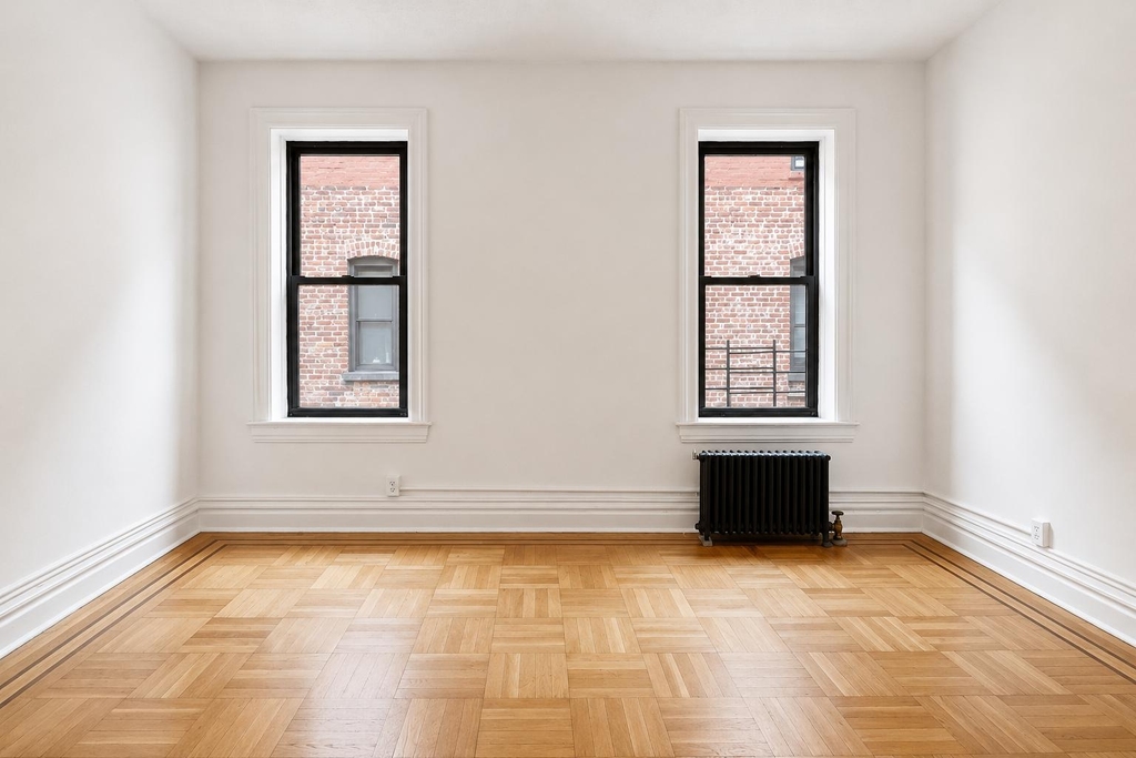 615 Fort Washington Avenue - Photo 2