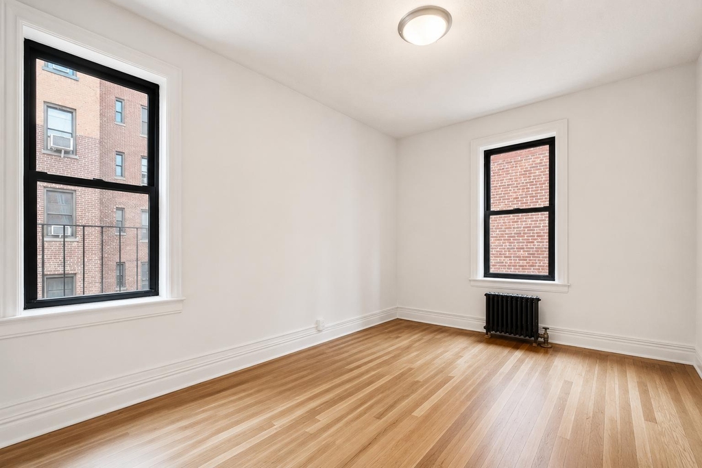 615 Fort Washington Avenue - Photo 4