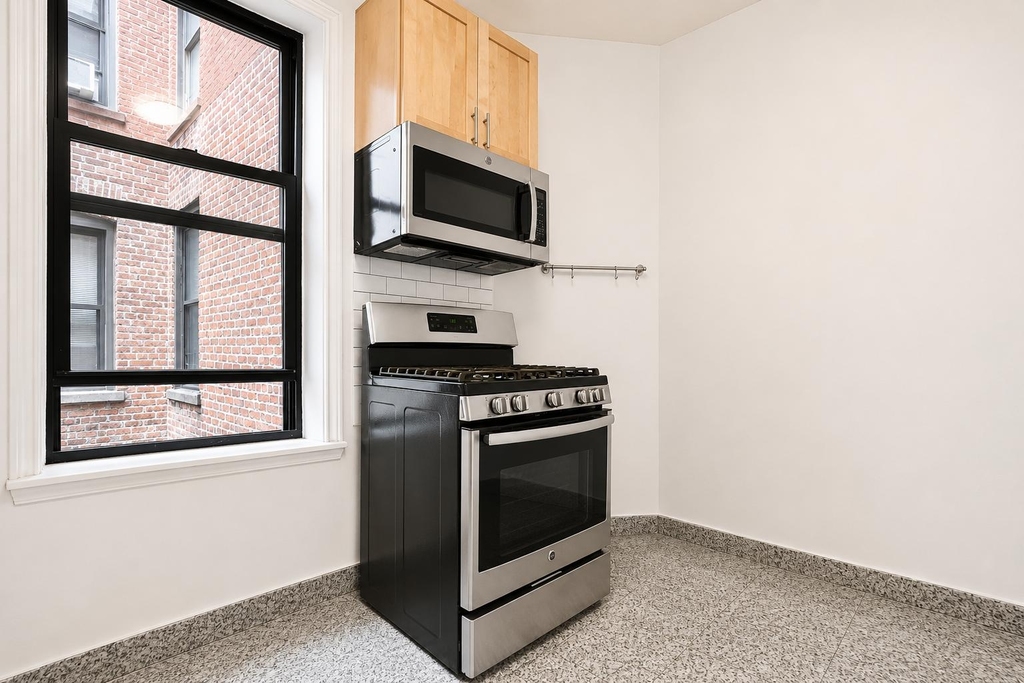 615 Fort Washington Avenue - Photo 7