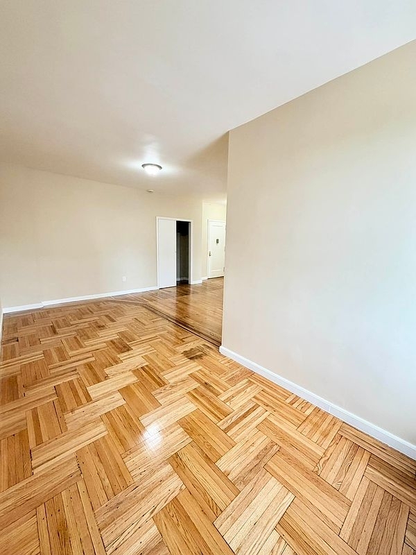 Bowne Street - Photo 11