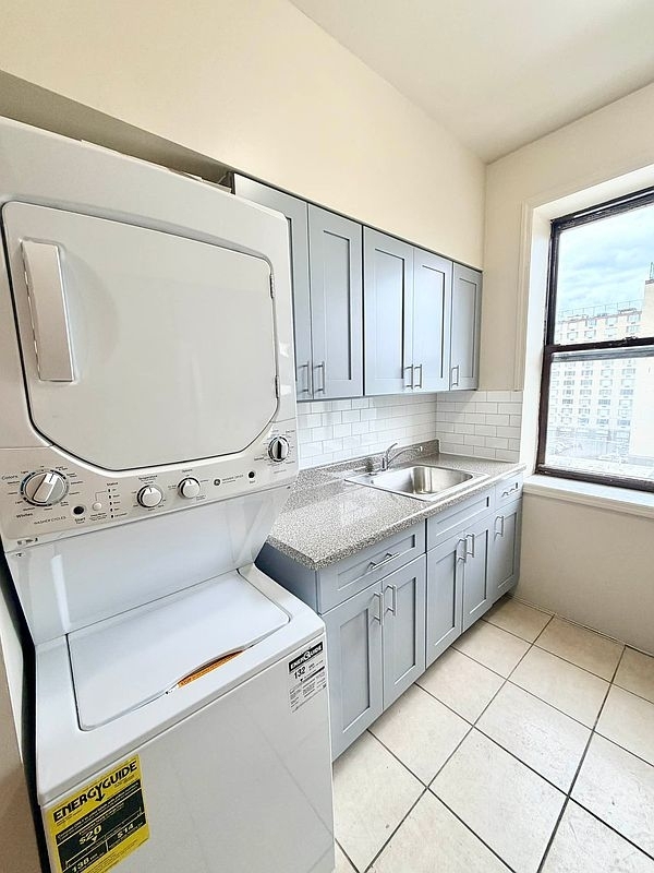 Bowne Street - Photo 3