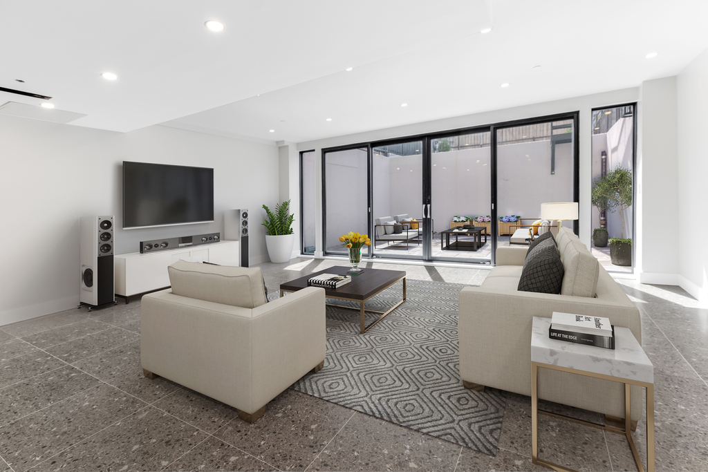 270 19th St - Photo 1
