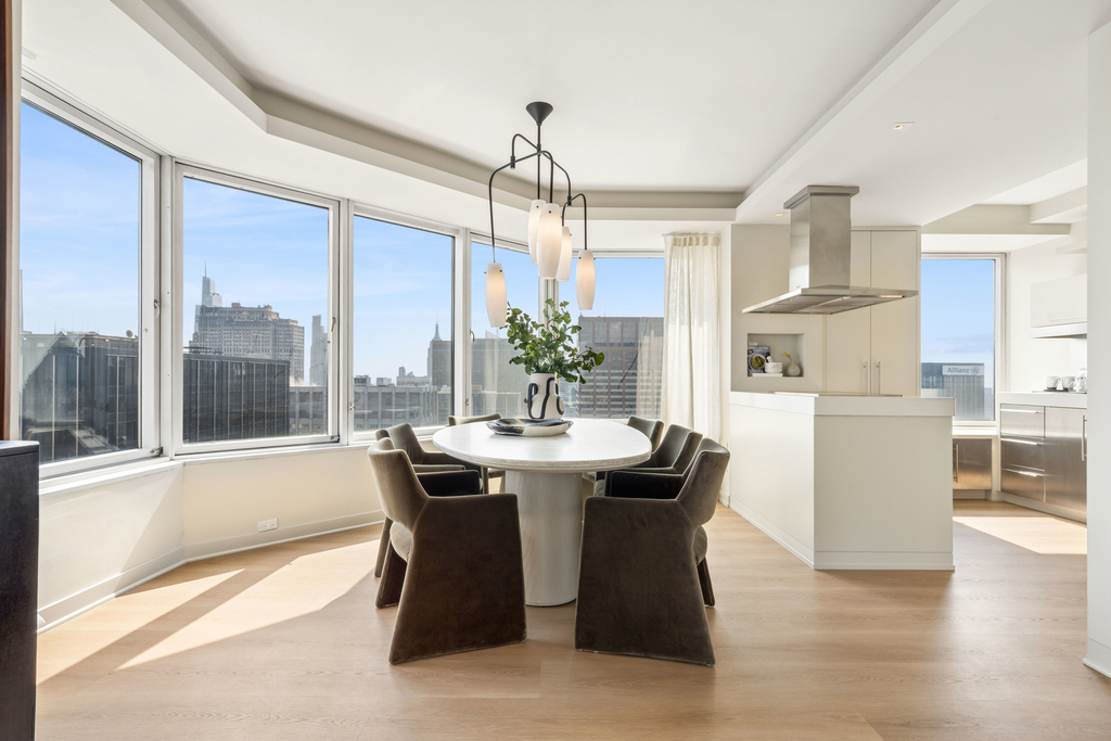 150 W 56th St - Photo 3