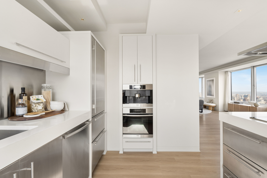 150 W 56th St - Photo 13