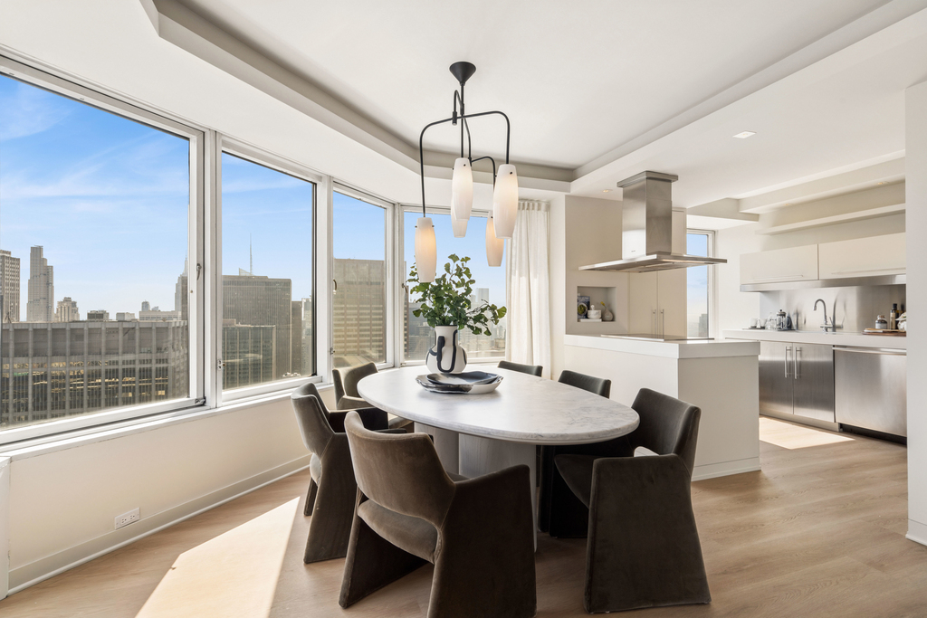 150 W 56th St - Photo 4