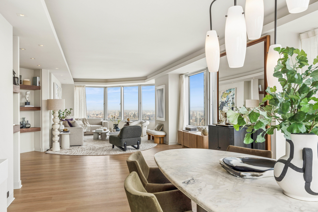 150 W 56th St - Photo 2
