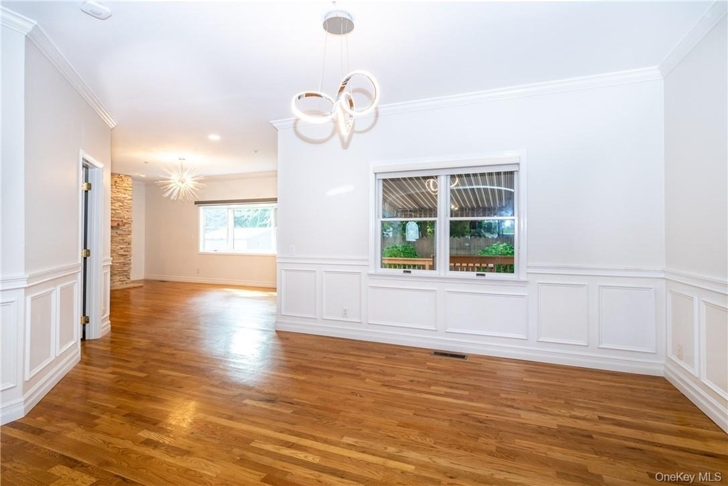 8 Davenport Street - Photo 5