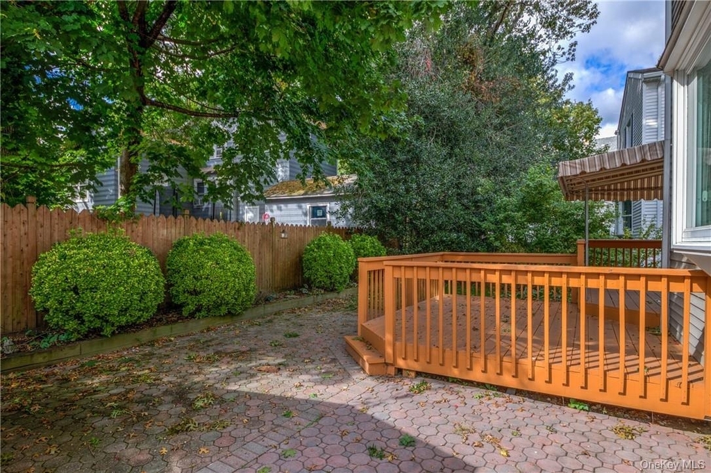 8 Davenport Street - Photo 20