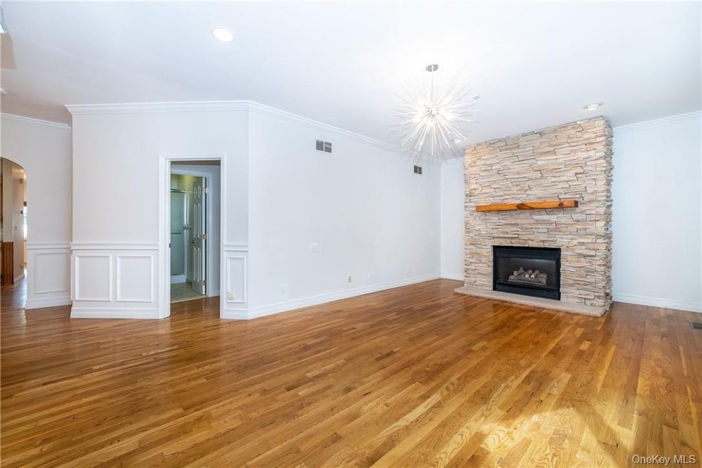 8 Davenport Street - Photo 8