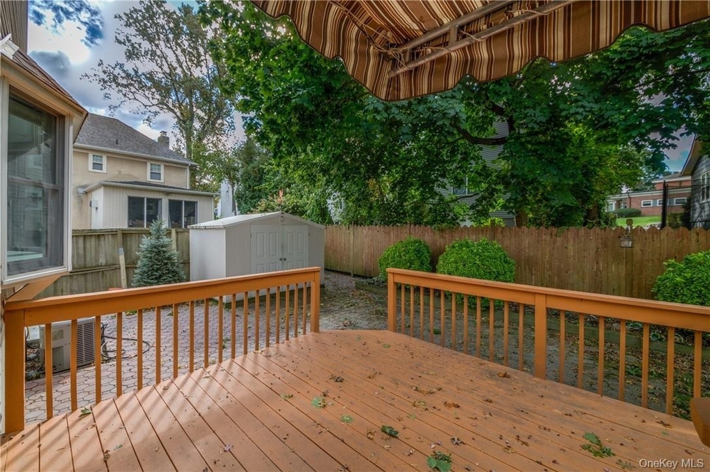 8 Davenport Street - Photo 18