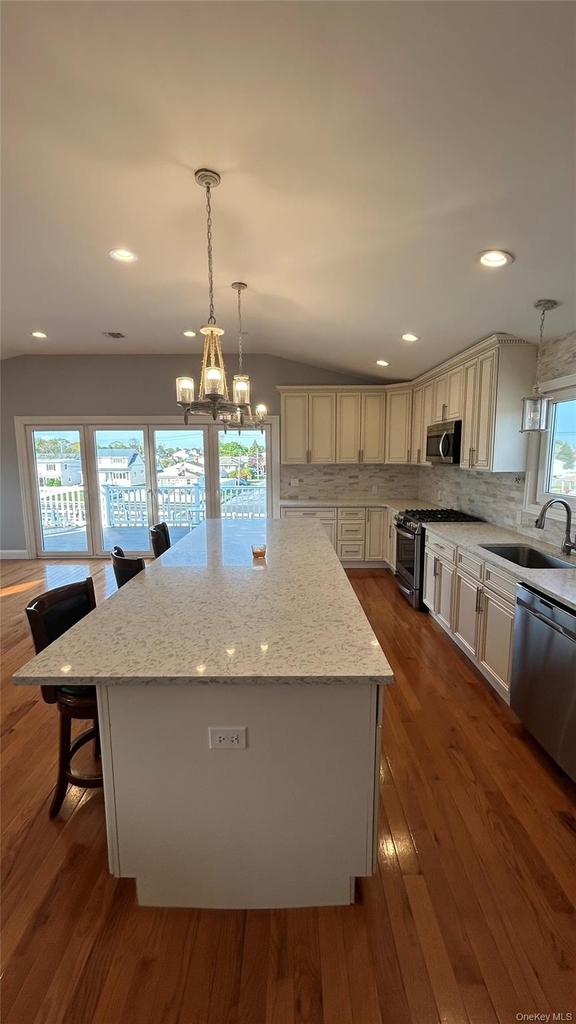762 Pecan Street - Photo 1
