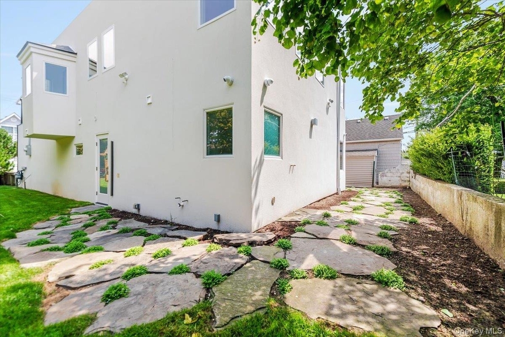 2105 Bay Boulevard - Photo 27