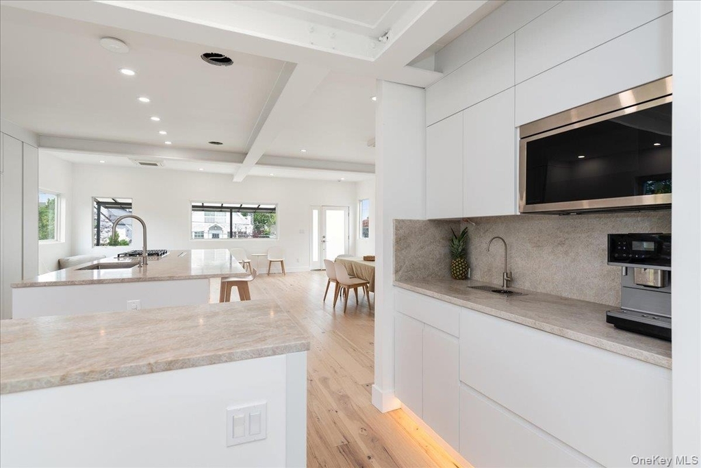 2105 Bay Boulevard - Photo 10