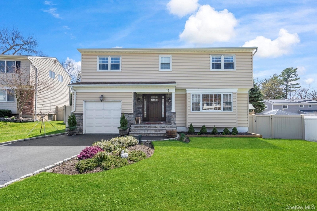 15 Lawrence Court - Photo 0