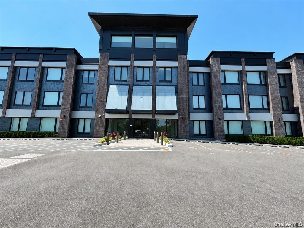 218 Middle Neck Road - Photo 0