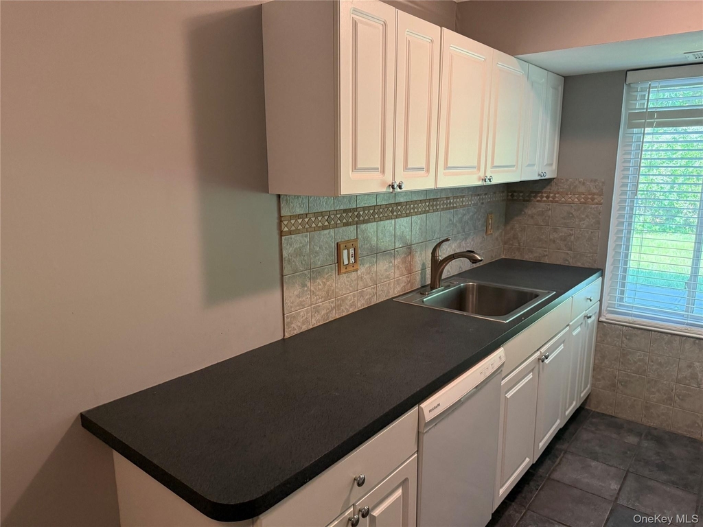 5 Laramie Court - Photo 8