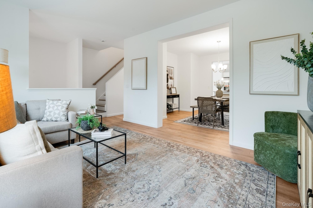 75 Hudson Circle - Photo 0