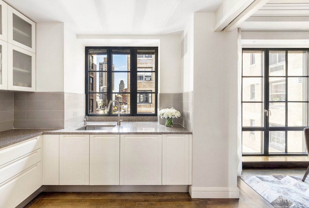 985 Park Avenue - Photo 4