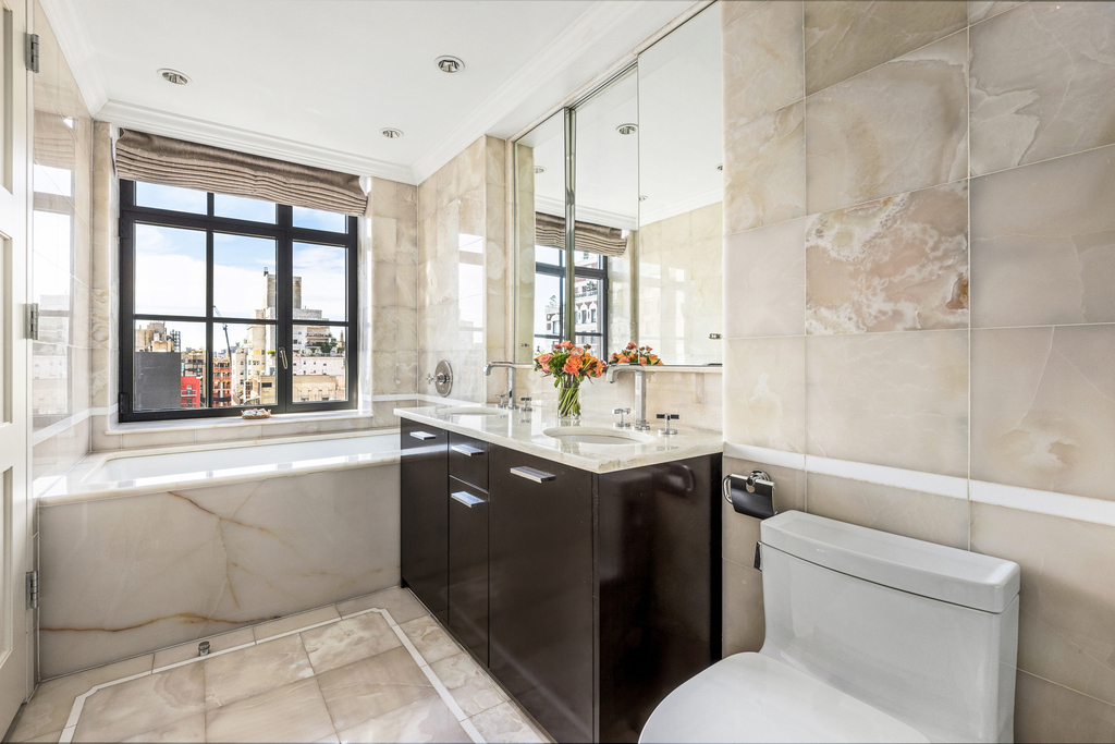 985 Park Avenue - Photo 9