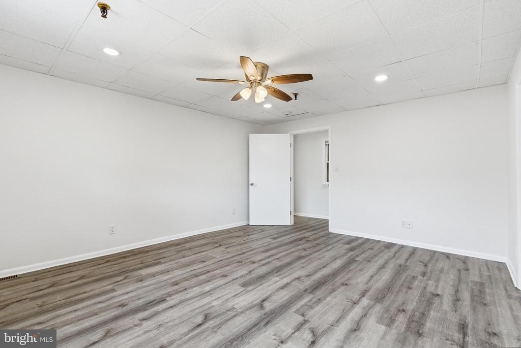 1725 Henry Avenue - Photo 6