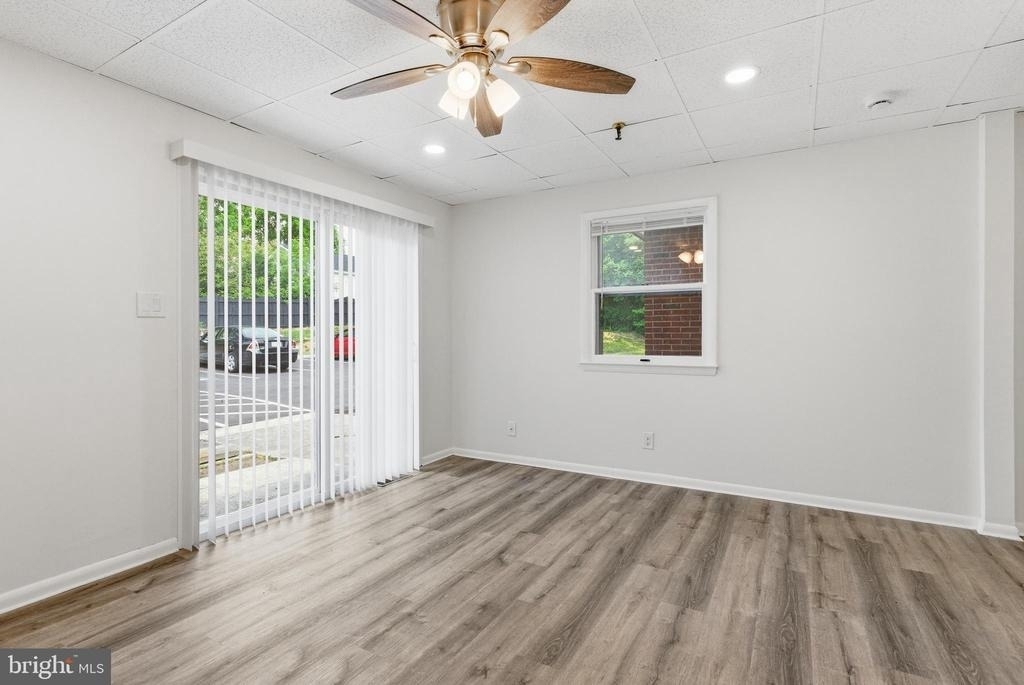 1725 Henry Avenue - Photo 9