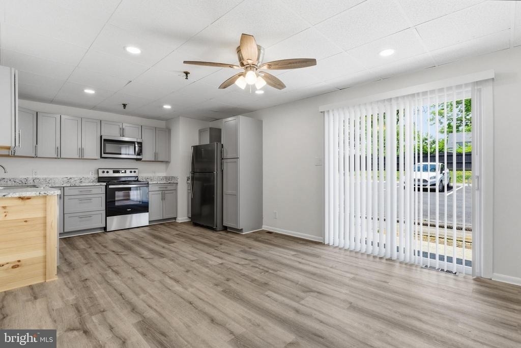 1725 Henry Avenue - Photo 3