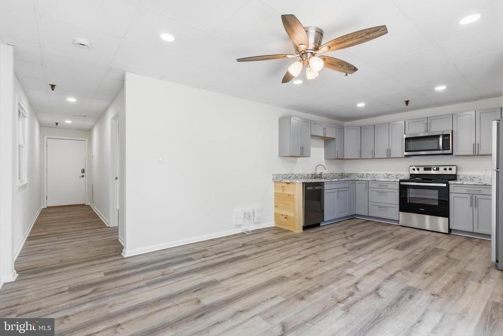 1725 Henry Avenue - Photo 1