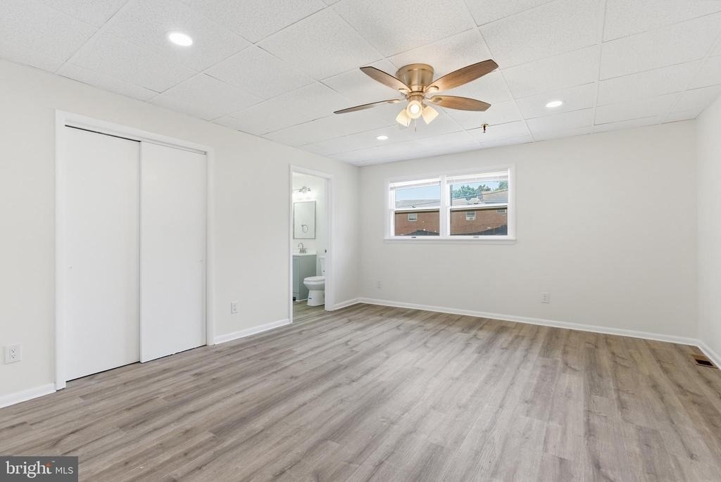 1725 Henry Avenue - Photo 5