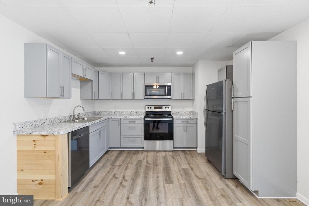 1725 Henry Avenue - Photo 2