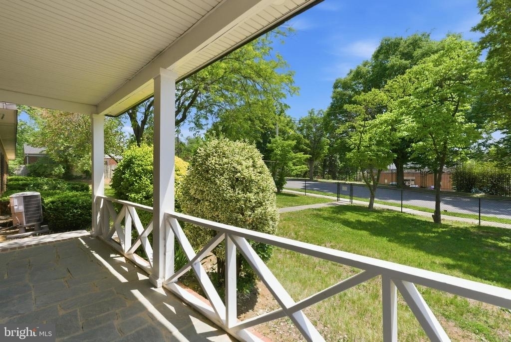 1725 Henry Avenue - Photo 15