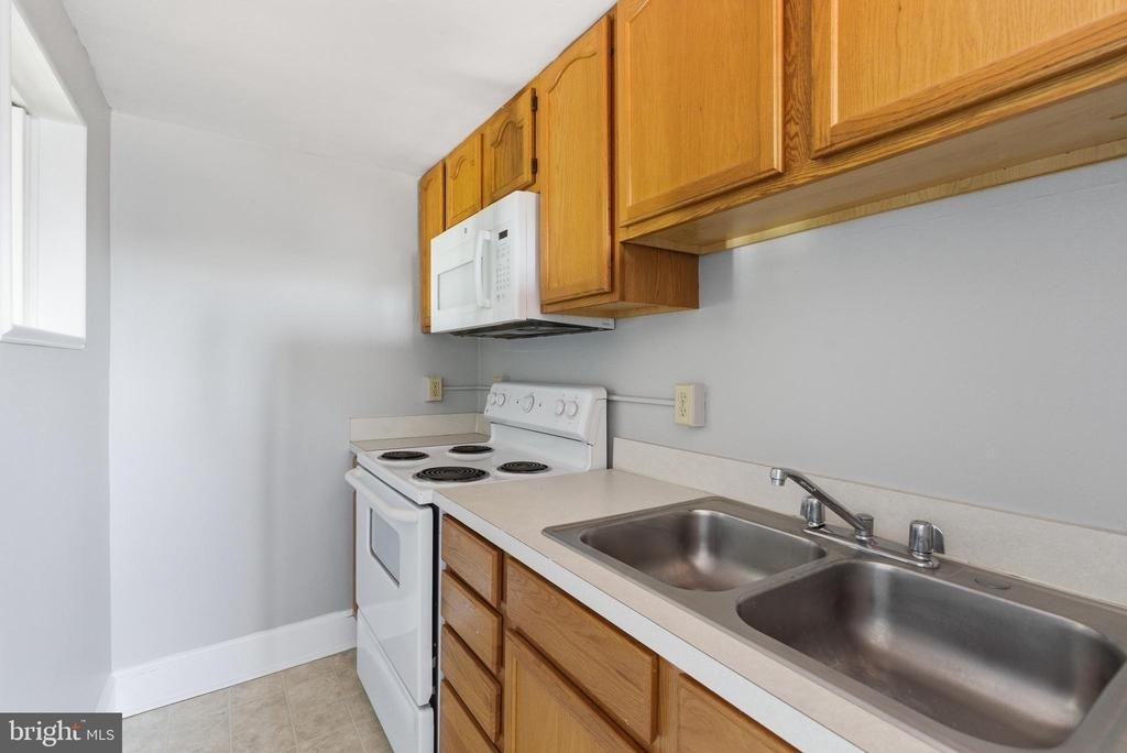 142 N Washington Street - Photo 6
