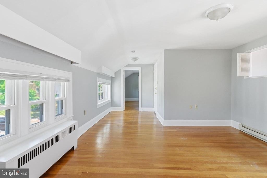 142 N Washington Street - Photo 4