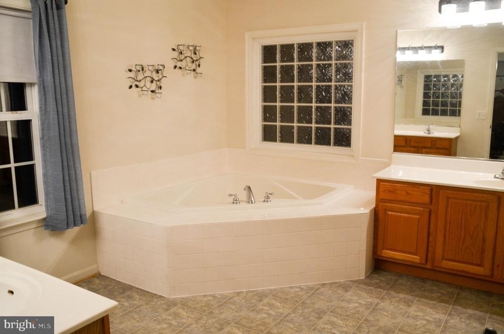 25 Tracey Lane - Photo 13