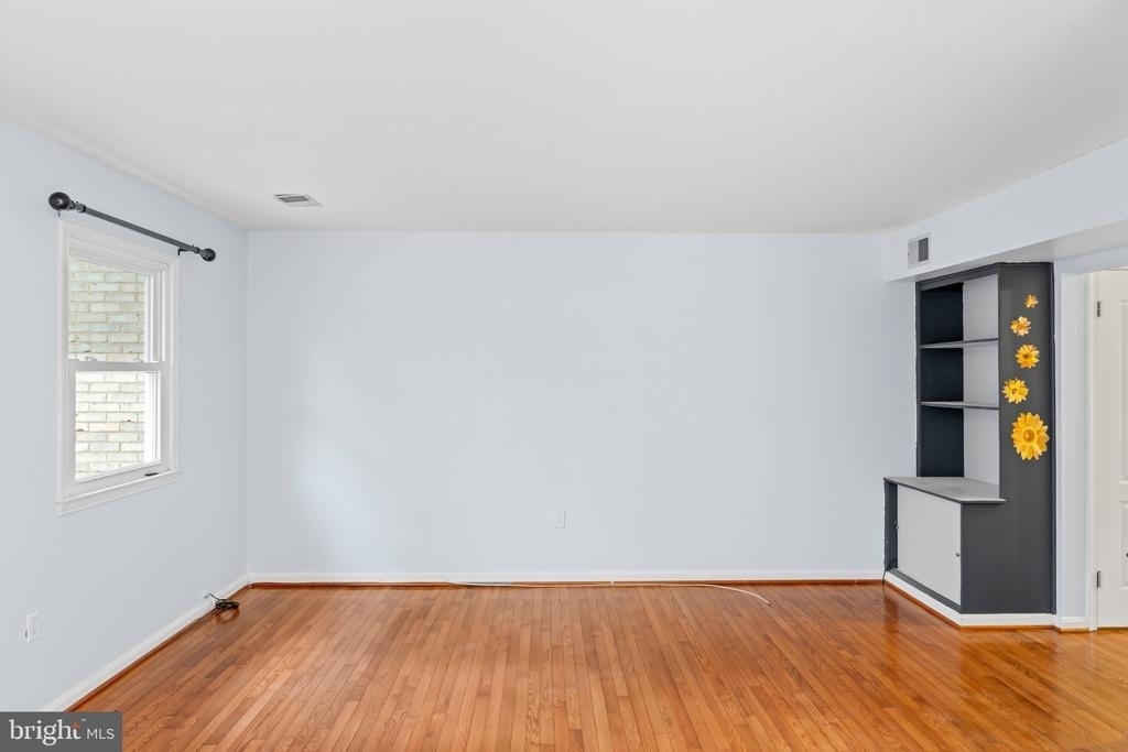2053 Mayflower Drive - Photo 6