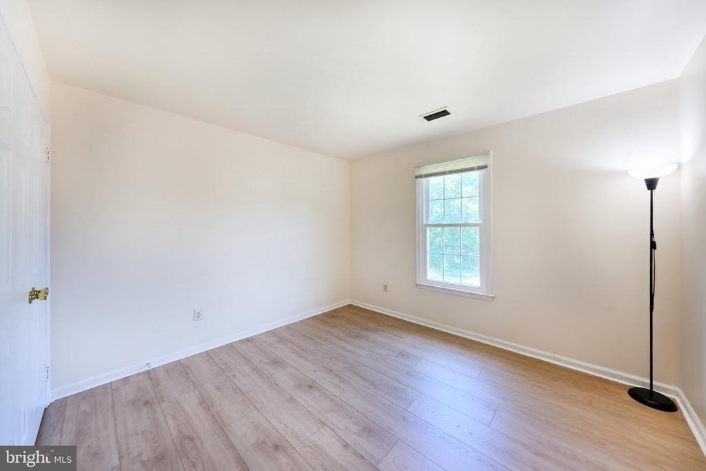 8508 Silverdale Road - Photo 37