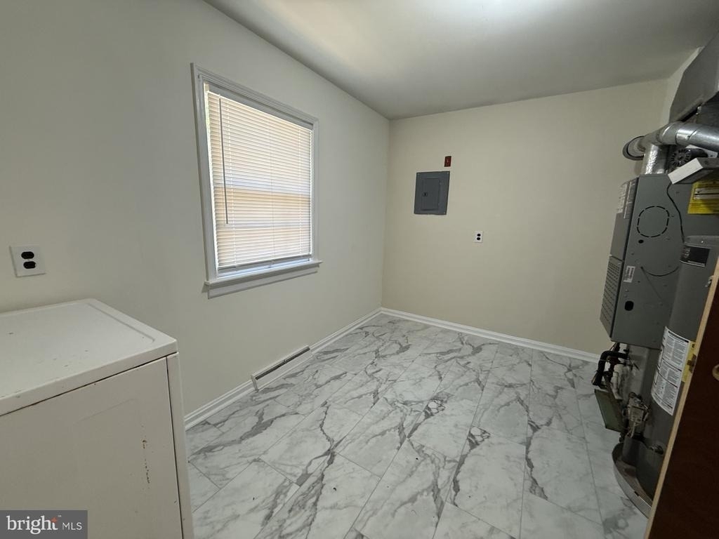 1316 Stafford Avenue - Photo 16