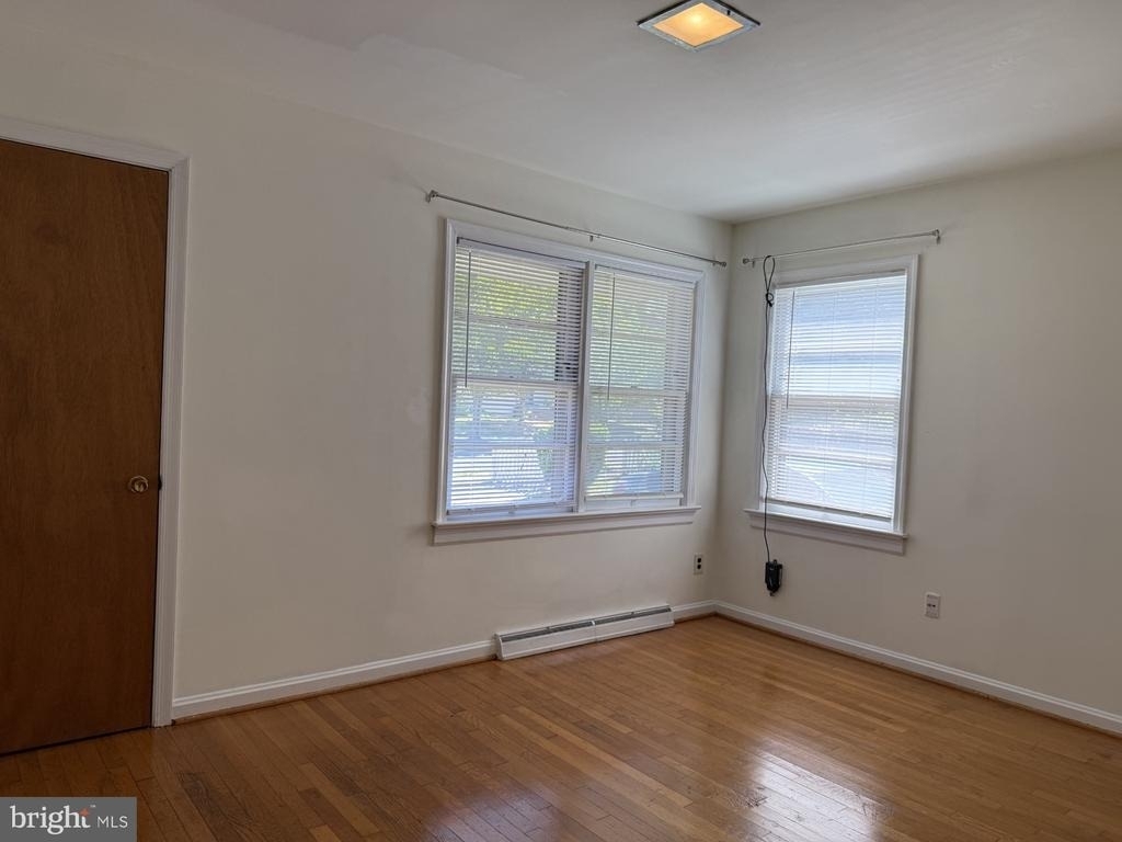 1316 Stafford Avenue - Photo 9