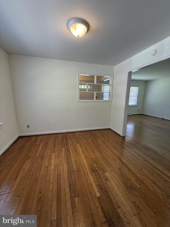 1316 Stafford Avenue - Photo 5