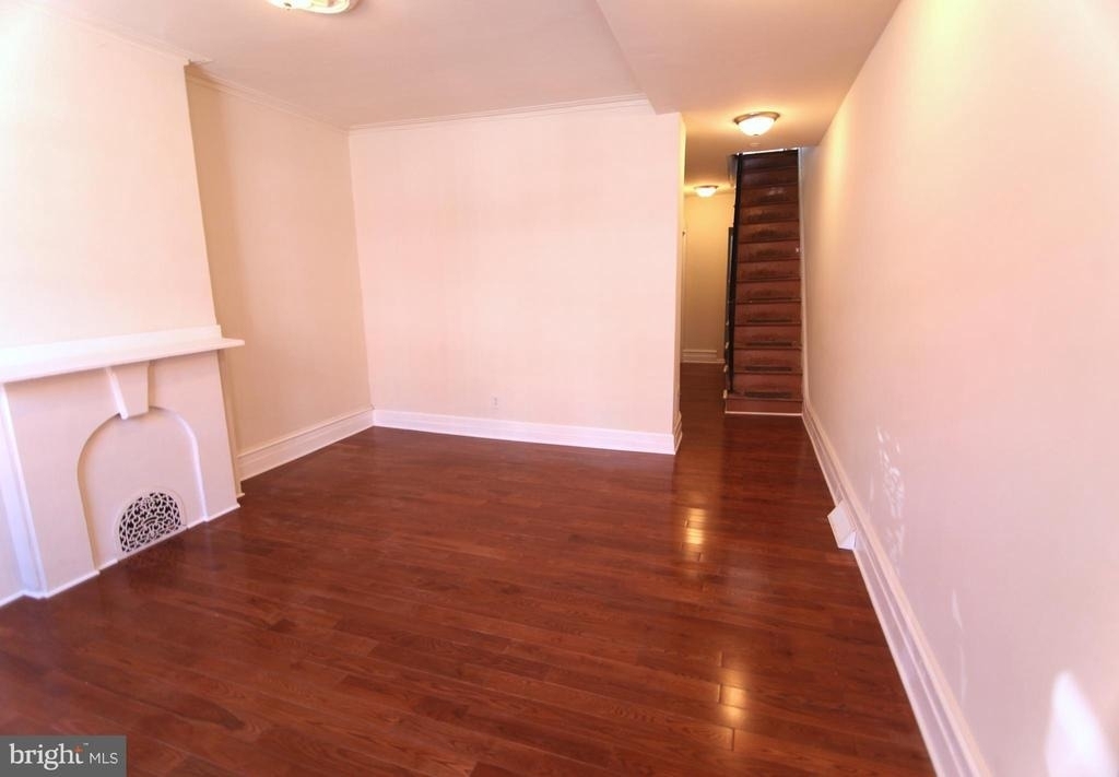1530 Fontain Street - Photo 2
