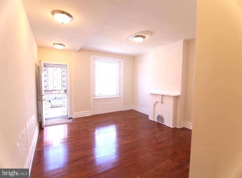 1530 Fontain Street - Photo 0