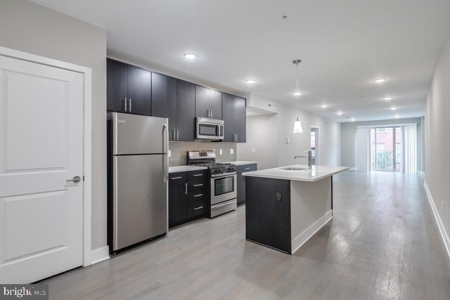 1607 Catharine Street - Photo 1