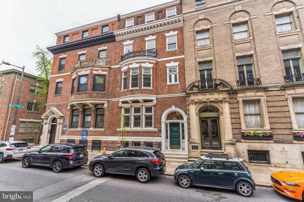 2126 Locust Street - Photo 0