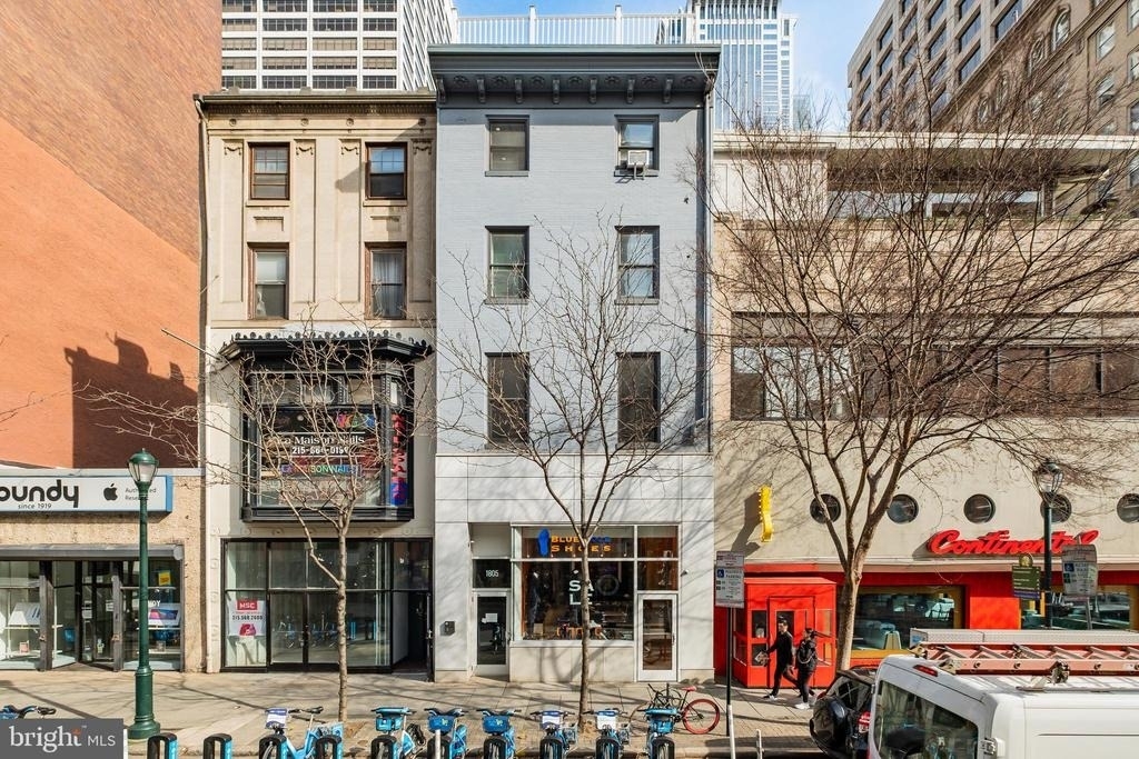 1805 Chestnut Street - Photo 0