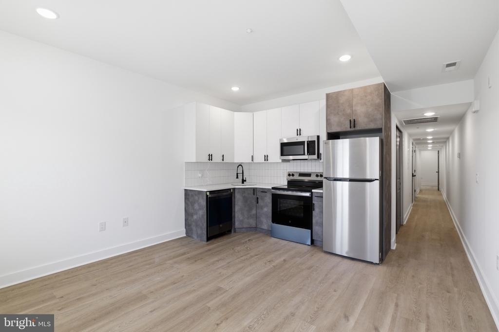 630 W Cumberland Street - Photo 0