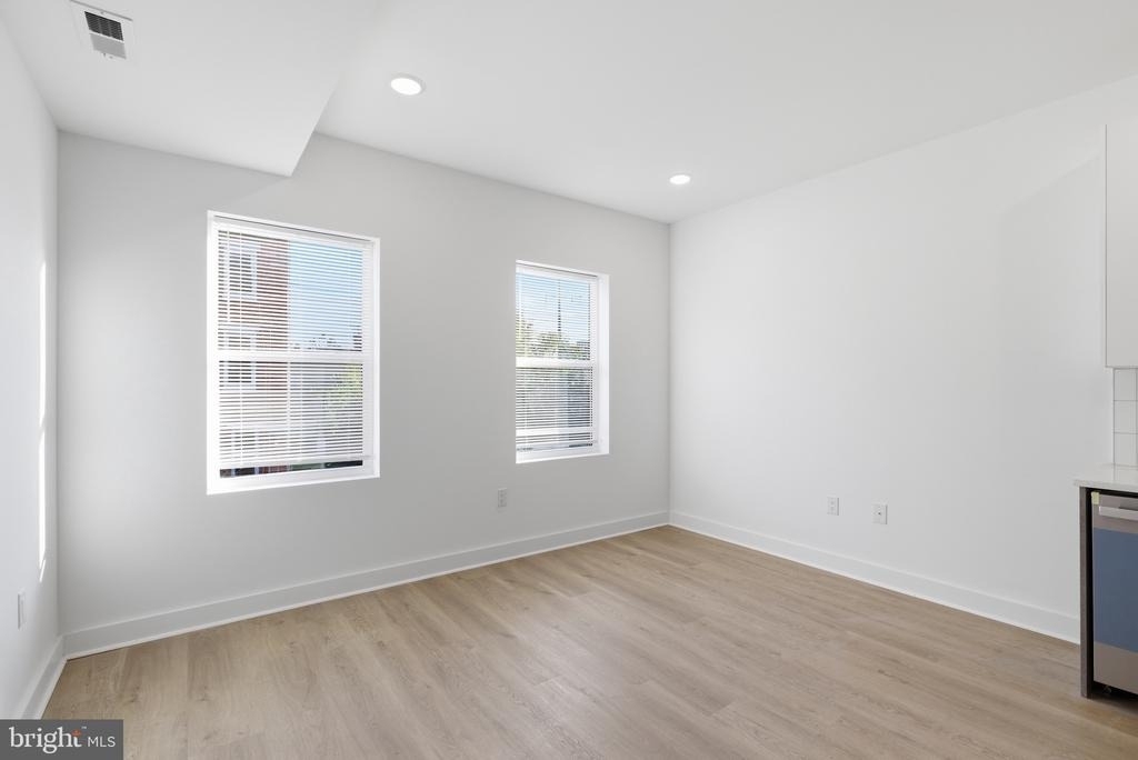 630 W Cumberland Street - Photo 8