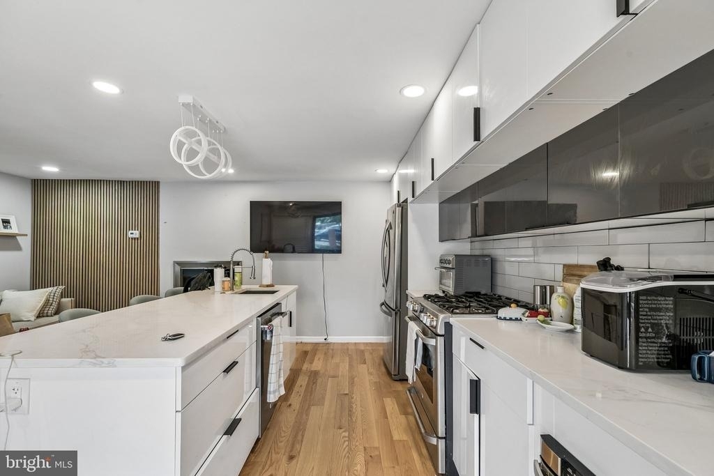 1130 Lombard Street - Photo 9