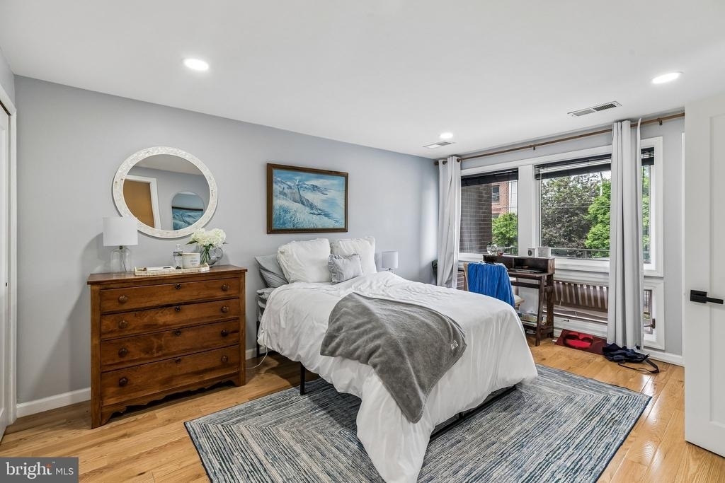 1130 Lombard Street - Photo 11
