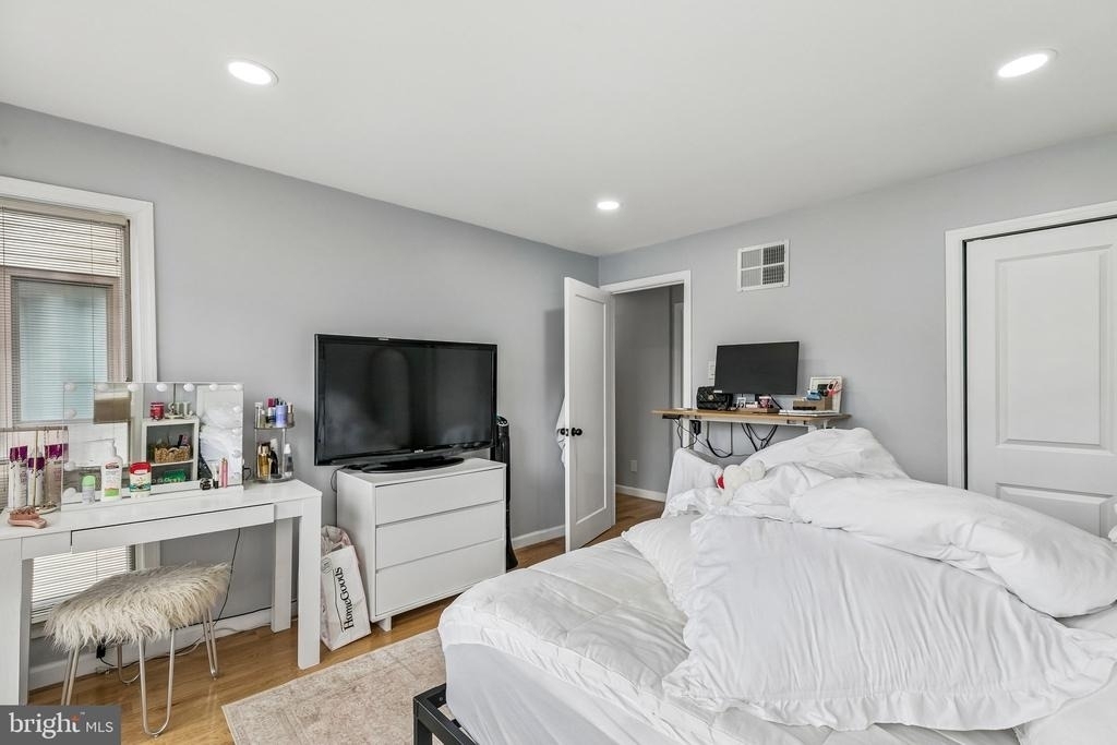 1130 Lombard Street - Photo 24