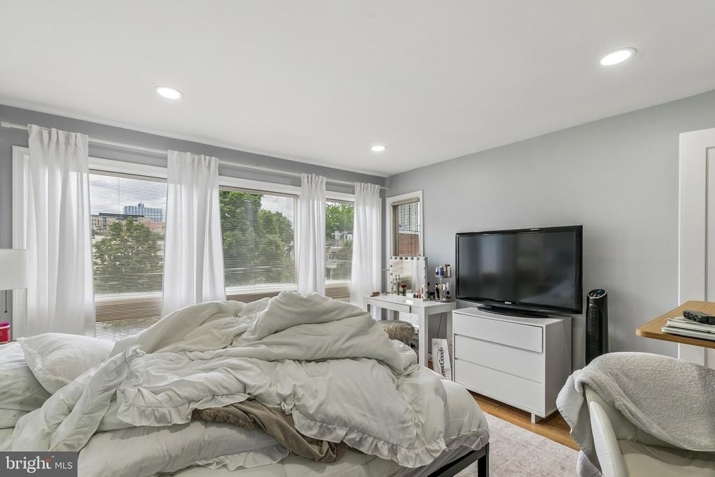 1130 Lombard Street - Photo 22