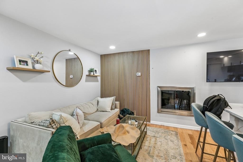 1130 Lombard Street - Photo 3